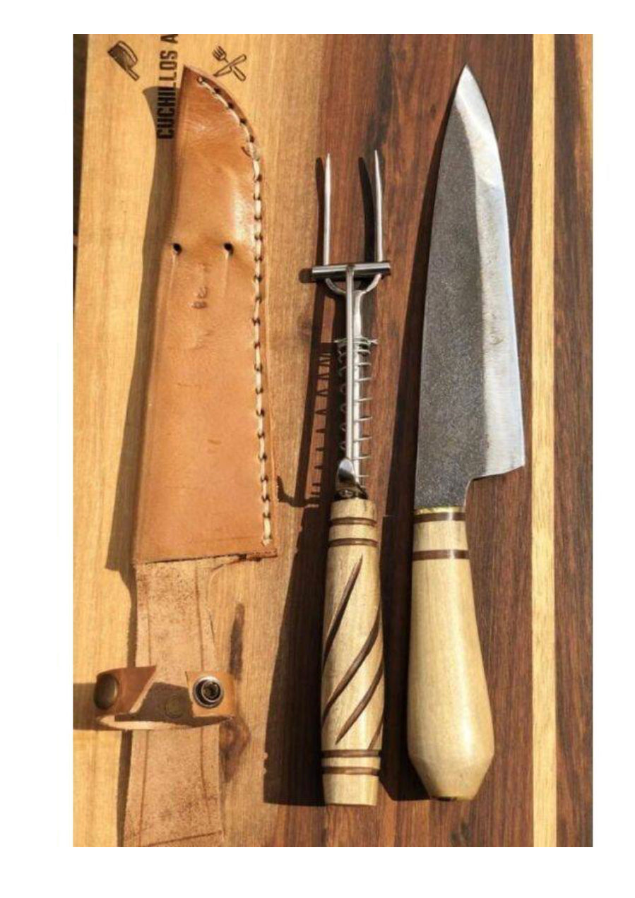 Set de Asado con Cuchillo, Tenedor y Expulsador